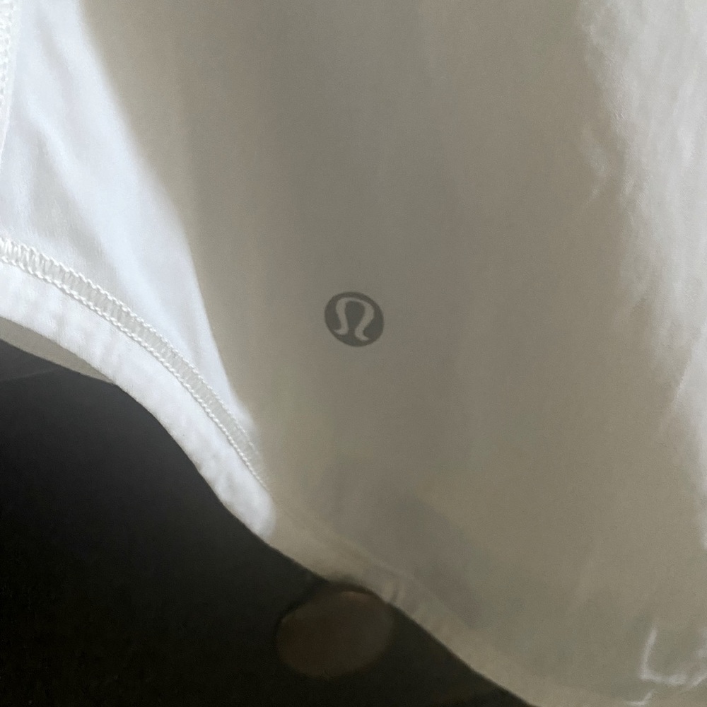 White NWOT lulu top